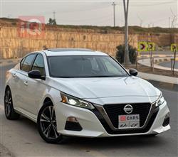 نيسان ألتيما